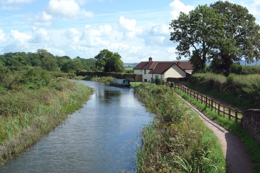 Valley House Canal Bank in Halberton, Devon