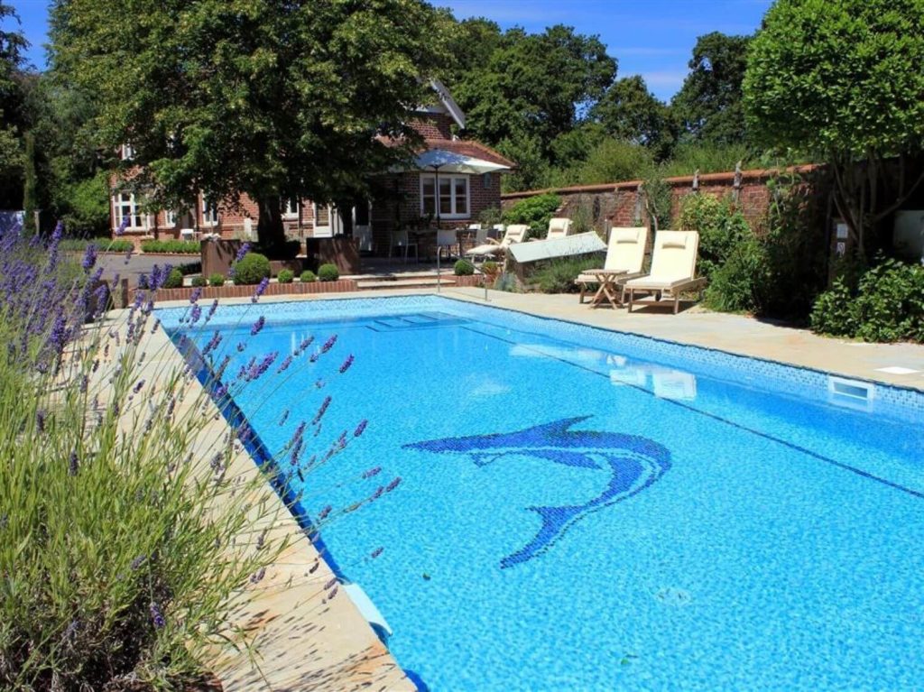 Big Holiday Houses With Swimming Pools For Large Groups Helpful