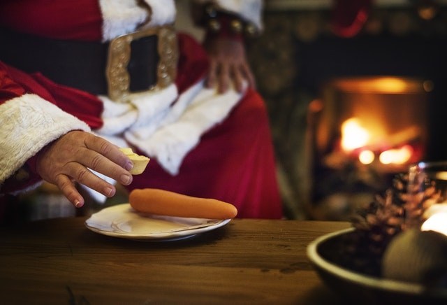 Santa Clause Eating Mince Pie