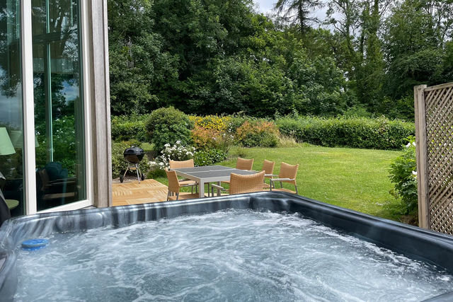 Swandown Lodges hot tub
